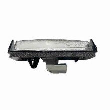 8341A149 Takarekisterikilven valon kotelo polttimoineen Mitsubishi Pajero Sport 2010-2020