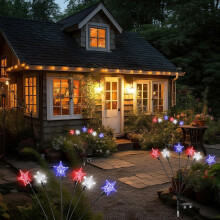 Luzes solares em forma de estrela para decoração patriótica externa.