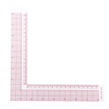 Nählineal, roter Kunststoff, 21,5 cm, quadratisch