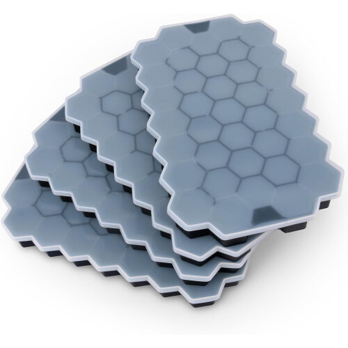 Forma de gelo de silicone com 37 compartimentos e tampa.