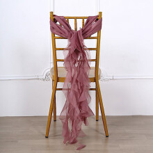 Stuhlschleife aus mauvefarbenem Chiffon mit passender Kappe