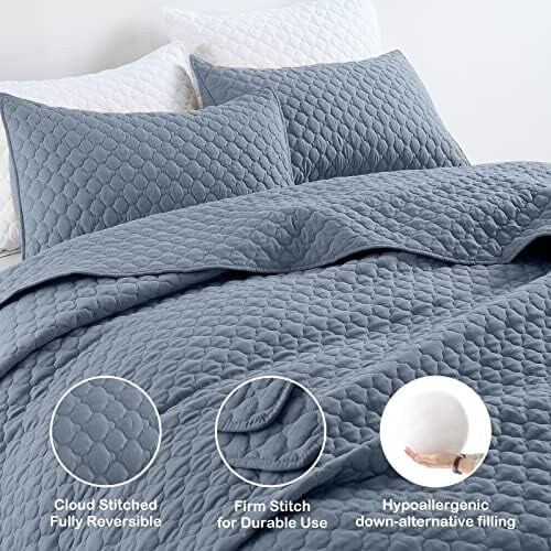 Lightweight Polyester Quilt Set with Cloud Pattern, King 1