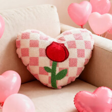 Coussin décoratif en forme de cœur avec broderie de roses