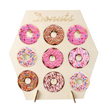 Tre-donutstativ for 9Donuts – Rustikk festutstilling