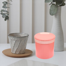 Copo de café da manhã com tampa, 450ml, plástico rosa.