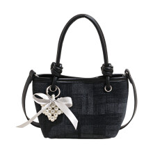 Unisex-Schultertasche aus PU-Leder,-Schwarz mit Anhänger