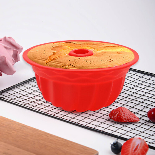 Spiral Bundt Cake Pan, Non-Stick Silicone, Orange 1