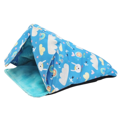 Des cachettes en peluche placent une belle maison de-Bleu