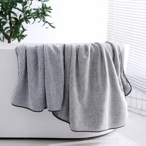 Serviette de bain en microfibre grise 55" x 27,5"