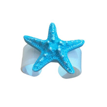 Unieke handgemaakte armband in kuststijl, vervaardigd met duurzame materialen en geschikt voor zowel vakantie- als dagelijkse outfits.