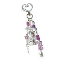 Llavero permanente con colgante de oso de resina ecológico, compatible con niñas y mujeres, ideal como regalo decorativo informal de moda.