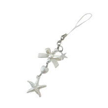 Llavero multiusos resistente de aleación con perlas y lazo, compatible con añadir un toque de elegancia a cualquier atuendo con estilo. Multicolor.