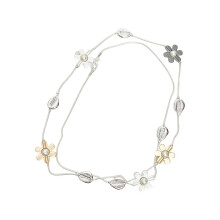 Verfijnde bloemenketting van metaal, modieuze bloemenketting, geschikt voor vrouwen die op zoek zijn naar een unieke stijl en vakmanschap.