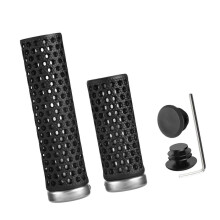 Lot de 2 poignées de vélo universelles pour VTT, accessoire pour cyclistes passionnés, compatible avec différentes conditions météorologiques.