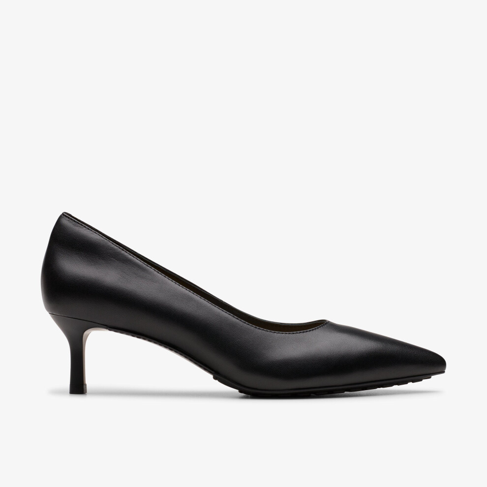 Clarks (Fit Type[Shoes], Shoe Size) Adela Court Leather Black