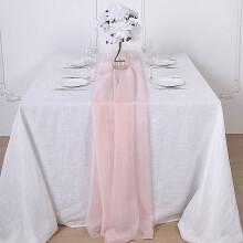 Chemin de table en mousseline rose poudré 183 x 55 cm
