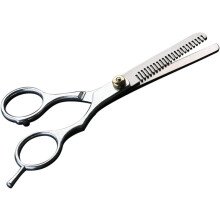 Tijeras de peluquería resistentes para barbería. Tijeras de corte de pelo prácticas y plateadas. Herramienta profesional para peluqueros.