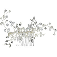 Parel haarkam, bruidshaarkam met strass steentjes, haaraccessoire voor de bruid bij een trouwjurk.