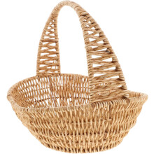 Cesta de flores tejida de imitación ratán con asa, de material rústico de plástico y hierro.