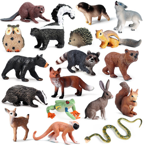 Le jouet authentique de la faune figure des animaux de forêt en