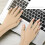 Lange Kompressionshandschuhe mit Halbfinger-Design Yellow 4