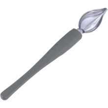 Saucenmalstift aus silberfarbenem Edelstahl mit ergonomischem, strukturiertem Griff für den tragbaren Teller