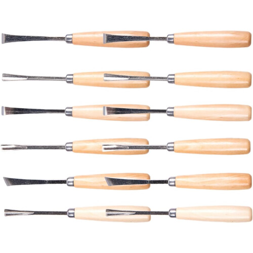 Ensemble de 12 ciseaux à bois pour la sculpture, comprenant des gouges sculpturales et des ciseaux professionnels pour menuisiers.