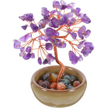 Arbre à argent en cristal et pierres naturelles, fait main et symbolisant une décoration de bureau polyvalente et positive.