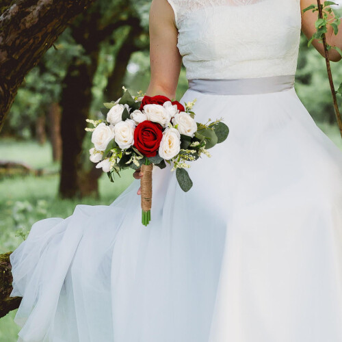 Buquê de noiva artificial – Flores de seda vermelhas e brancas 1