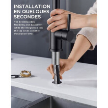Black kitchen faucet, kitchen faucet with pull-out spray head and 360 swivel spout. Single control for hot and cold water.