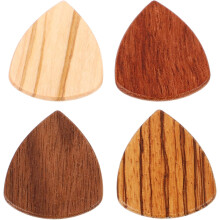 Ensemble de 4 médiators en bois pour guitare acoustique et électrique, petit format et portable.