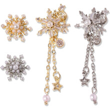 4pcs Snowflake Nail Charms Shiny Decorative Nail Rhinestones Easy to Apply Manicure Accessories