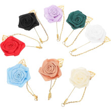 8 elegante Rosen-Anstecknadeln für Herren zur Hochzeit, verziert mit einer Kette aus Blattgold und kunstvollem, flachem Blütenblattdesign