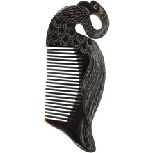 Praktischer Massagekamm mit Hornhorn für unterwegs – ideal zum Haarstyling, zur Entspannung der Kopfhaut und für die Haarpflege.