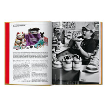 Sneaker Freaker. The Ultimate Sneaker Book. 45th Ed. by Simon Wood Har