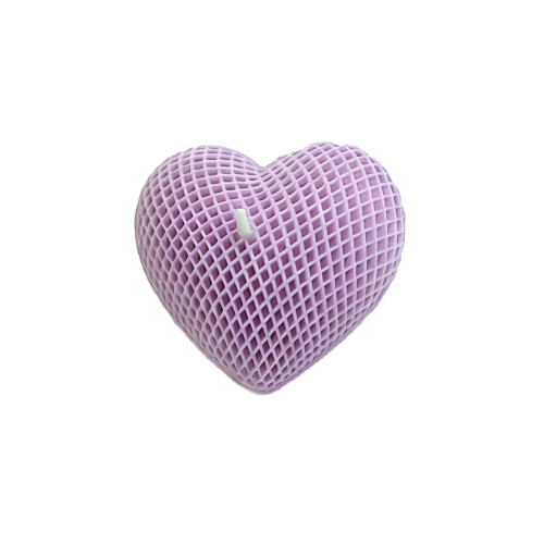 Velas moradas en forma de corazón para el Día de San Valentín