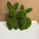 Figurine de lapin de Pâques en mousse verte floquée, 20 cm 1