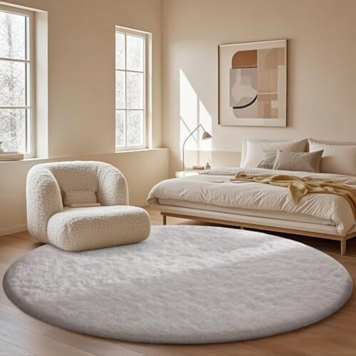White shag round rug 4 feet diameter