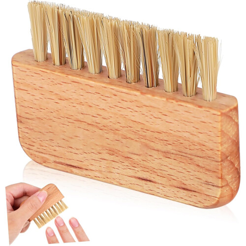 Fingernagelbürste mit steifen Borsten und Holzgriff