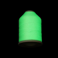 Im Dunkeln leuchtendes Polyester-Stickgarn 150/D2 Weiß Multifunktions-Nähgarn