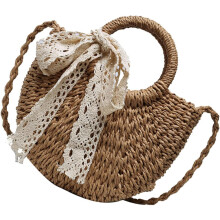 Sommerliche Strohhandtasche, modische gewebte Schultertasche, stilvolle Umhängetasche für Damen, Reisetasche mit Spitzenband (23 x 19 x 7 cm)