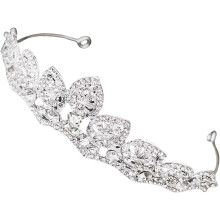 Elegantes Braut-Tiara mit glitzernden Strasssteinen – das perfekte Accessoire für Hochzeiten, Geburtstage, Fotoshootings und besondere Anlässe.