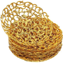 Set di 12 vassoi da portata in plastica color oro, pratici e riutilizzabili, ideali per dessert e snack.
