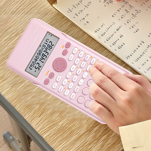 Calculadora científica com 240 funções e visor de 2 linhas. 2