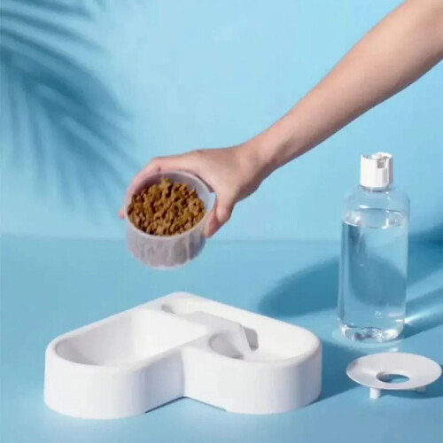 Comedouro automático para cães e gatos 1