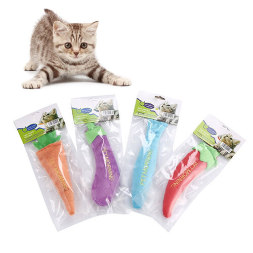 Cat toy carrot-shaped plush with catnip 2
