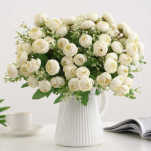 Mini bouquet di ranuncoli in seta artificiale con gypsophila.