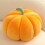 Græskarformet pude orange 18x8cm 1