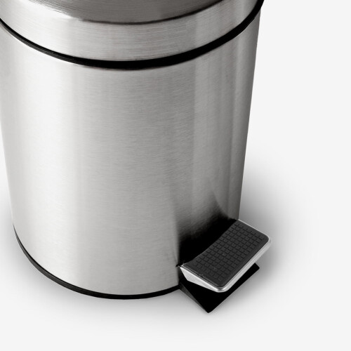Sort plastpedal for søppelbøtteutskiftning
