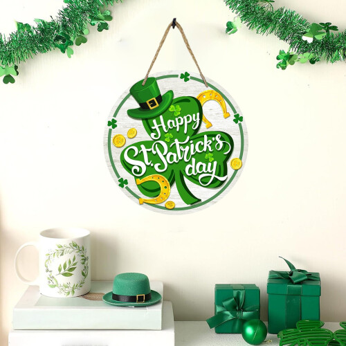 Welkomstbord van hout voor de deur ter ere van St. Patrick's Day 1